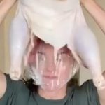 Courteney Cox Showed Us How She Put A Large Raw Turkey On Her Head And It's 10/10 Disgusting